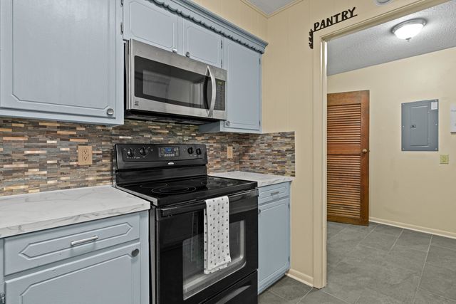 414 Emmie Ln, Hallsville, TX 75650