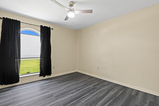 414 Emmie Ln, Hallsville, TX 75650