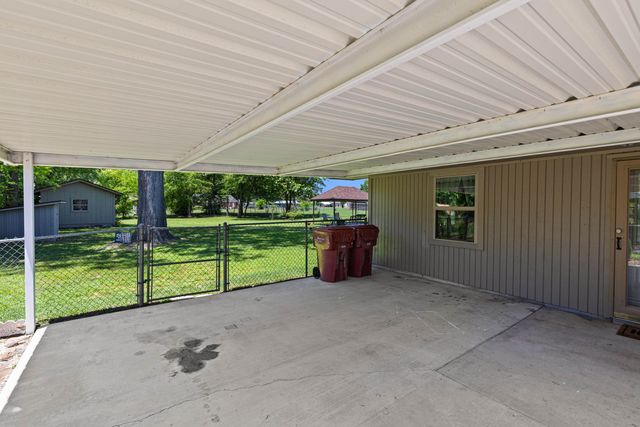 414 Emmie Ln, Hallsville, TX 75650