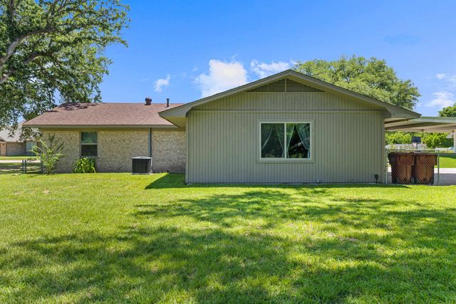414 Emmie Ln, Hallsville, TX 75650