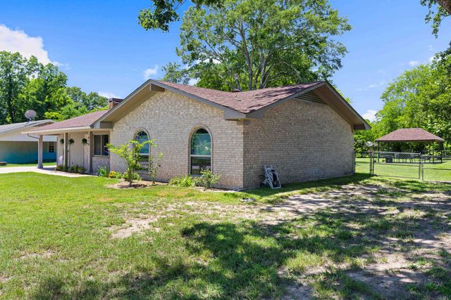 414 Emmie Ln, Hallsville, TX 75650