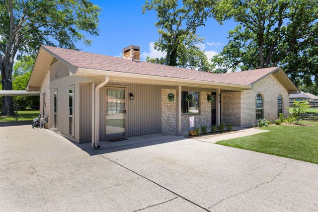 414 Emmie Ln, Hallsville, TX 75650