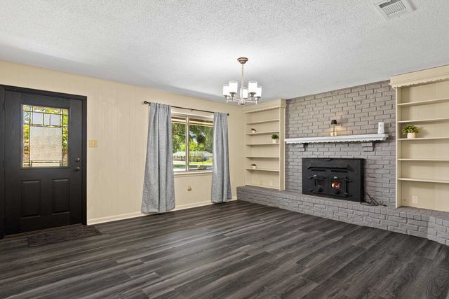 414 Emmie Ln, Hallsville, TX 75650