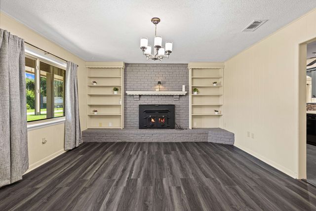 414 Emmie Ln, Hallsville, TX 75650