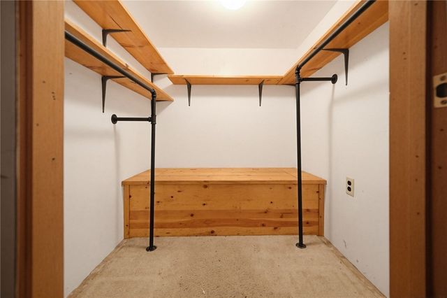 34 Farnum Street, Tiverton, RI 02878