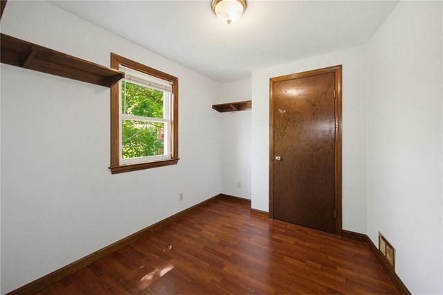 34 Farnum Street, Tiverton, RI 02878