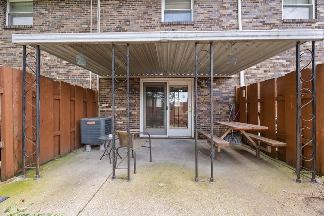 1261 Woodbrook Lane, D, Columbus, OH 43223