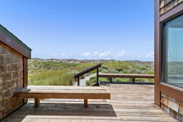 160 Monterey Dunes Way, Moss Landing, CA 95039