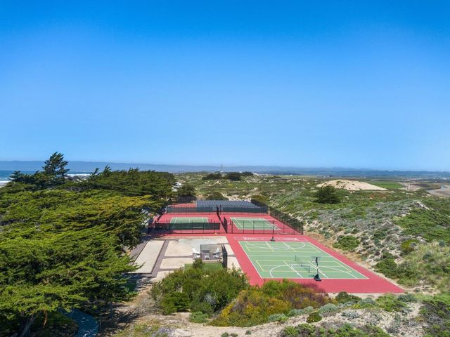 160 Monterey Dunes Way, Moss Landing, CA 95039