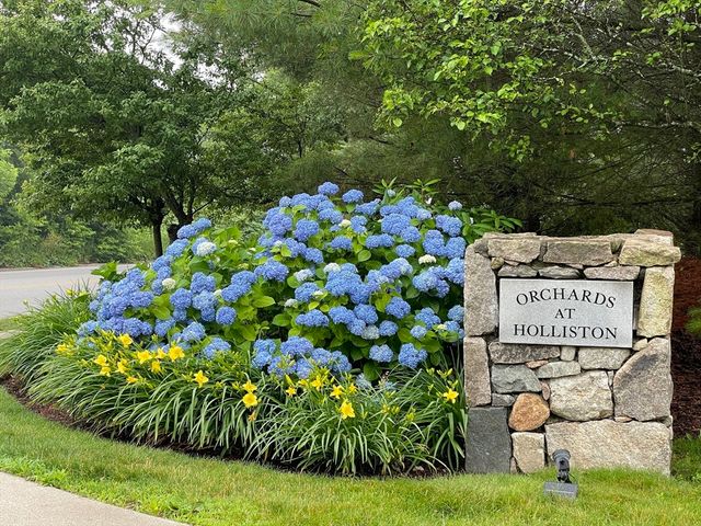 37 Garett Way 37, Holliston, MA 01746