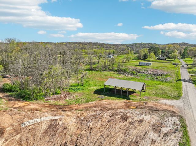 7919 Golf Club Rd, Mount Pleasant, TN 38474
