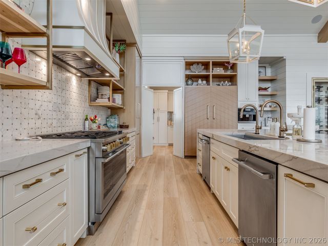 120 Lower Green Way, Carlton Landing, OK 74432