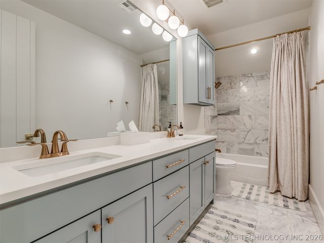 120 Lower Green Way, Carlton Landing, OK 74432