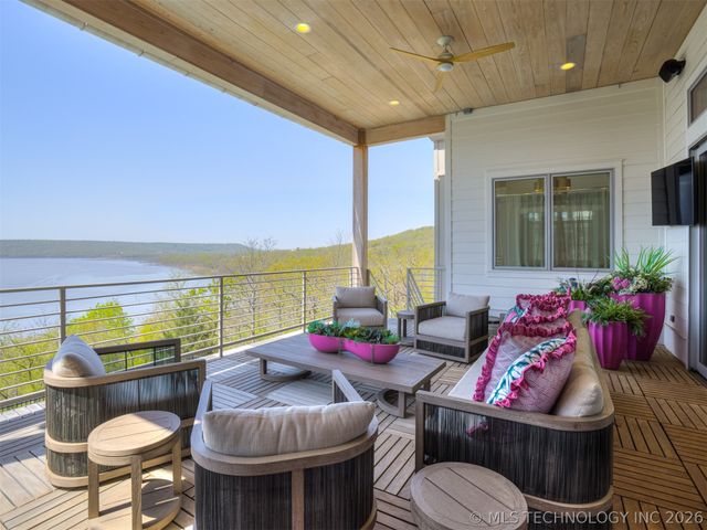 120 Lower Green Way, Carlton Landing, OK 74432