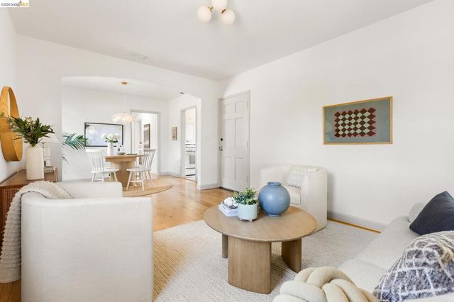 2533 Rampart St, Oakland, CA 94602