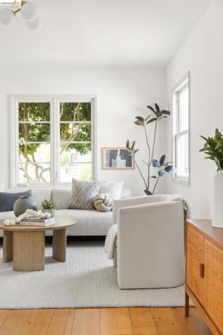 2533 Rampart St, Oakland, CA 94602