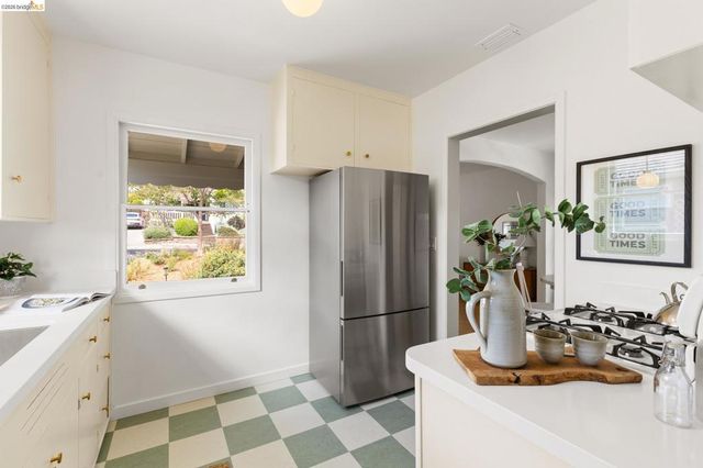 2533 Rampart St, Oakland, CA 94602
