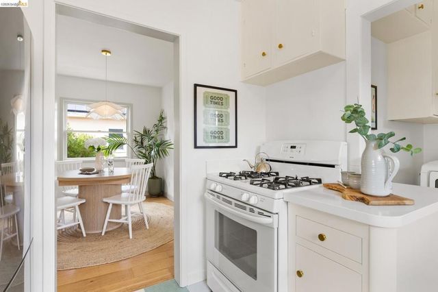 2533 Rampart St, Oakland, CA 94602