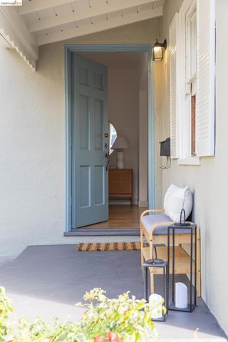 2533 Rampart St, Oakland, CA 94602
