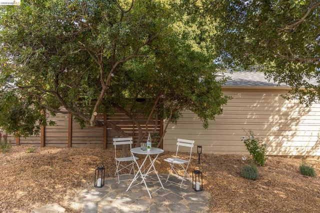 2533 Rampart St, Oakland, CA 94602