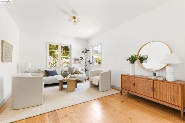 2533 Rampart St, Oakland, CA 94602
