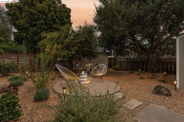 2533 Rampart St, Oakland, CA 94602