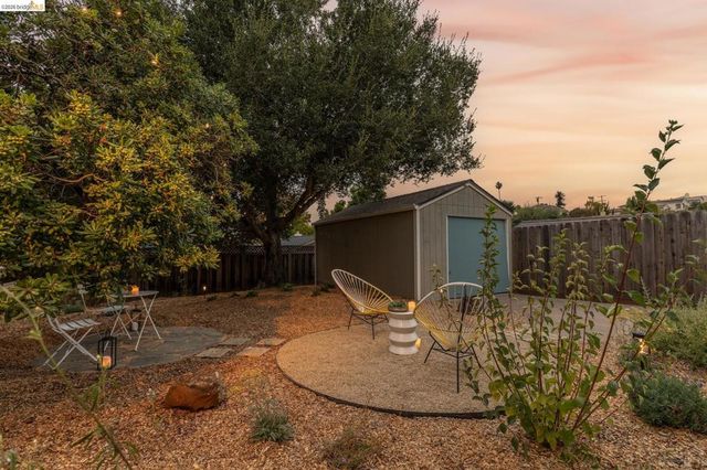 2533 Rampart St, Oakland, CA 94602