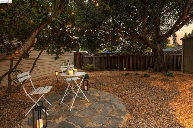 2533 Rampart St, Oakland, CA 94602