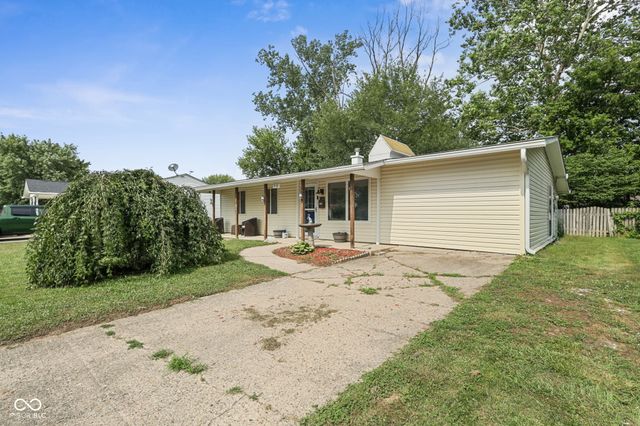 950 Edgewood Drive, Mooresville, IN 46158