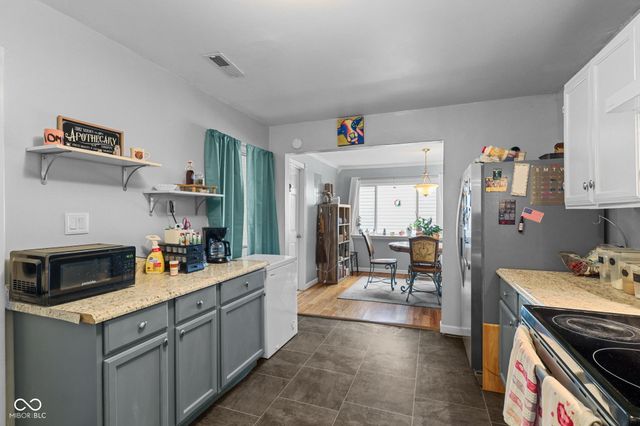 950 Edgewood Drive, Mooresville, IN 46158