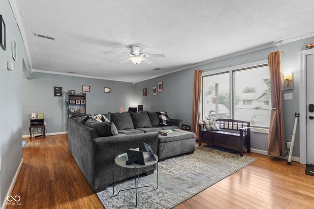 950 Edgewood Drive, Mooresville, IN 46158