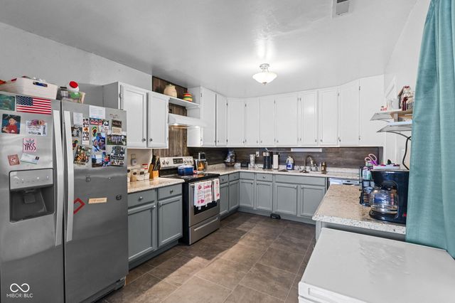950 Edgewood Drive, Mooresville, IN 46158