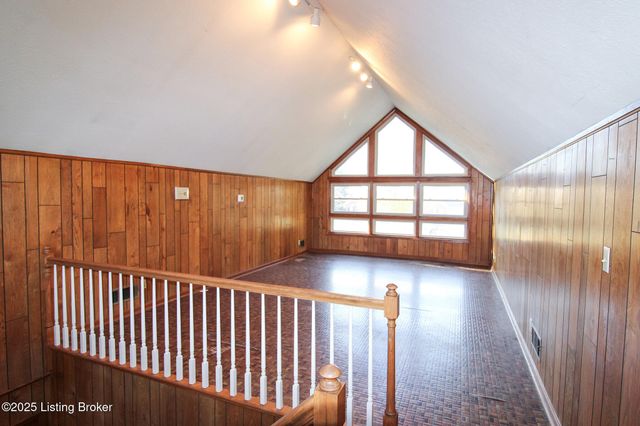 484 Tollview Dr, Shepherdsville, KY 40165