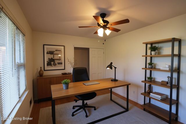 484 Tollview Dr, Shepherdsville, KY 40165