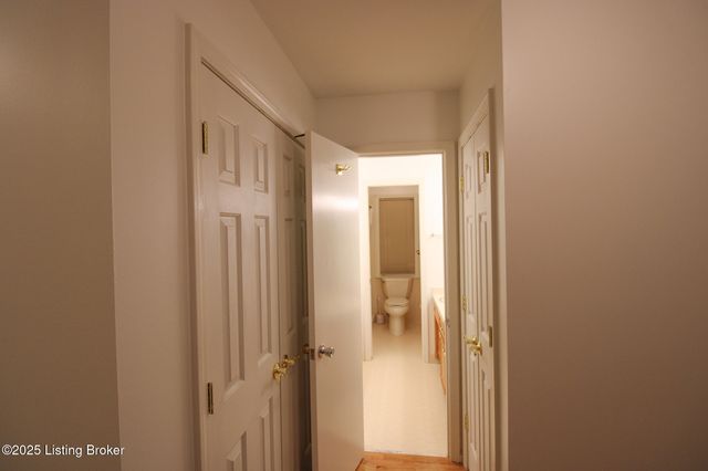 484 Tollview Dr, Shepherdsville, KY 40165