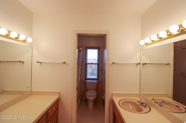 484 Tollview Dr, Shepherdsville, KY 40165