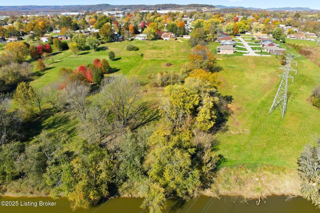 484 Tollview Dr, Shepherdsville, KY 40165