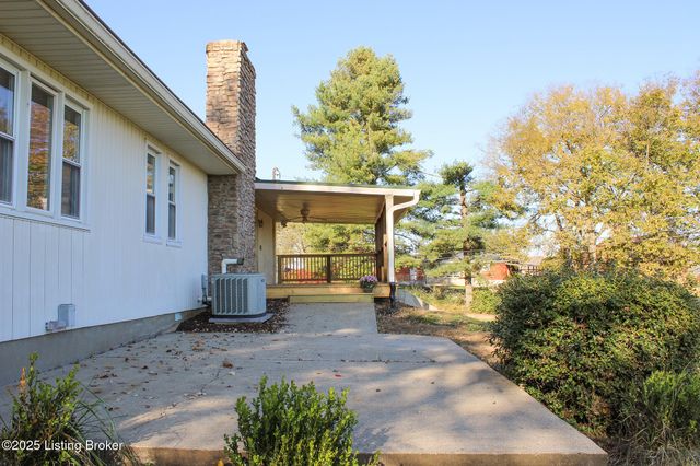 484 Tollview Dr, Shepherdsville, KY 40165