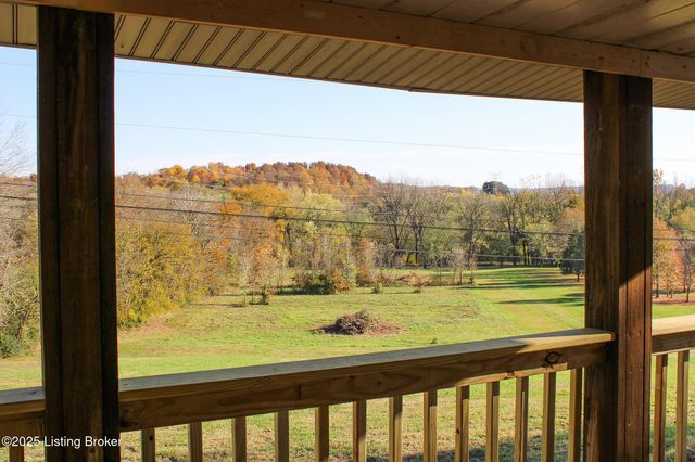 484 Tollview Dr, Shepherdsville, KY 40165