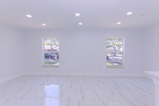 5815 S 38th Street, Greenacres, FL 33463