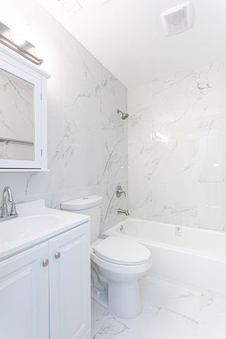 5815 S 38th Street, Greenacres, FL 33463