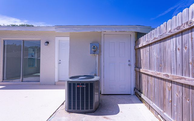 5815 S 38th Street, Greenacres, FL 33463
