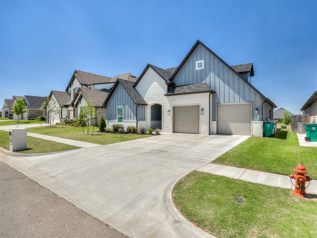 9213 Lupine Road, Yukon, OK 73099