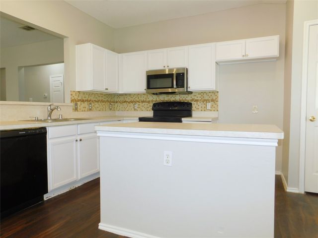1648 Crown Point Drive, Little Elm, TX 75036