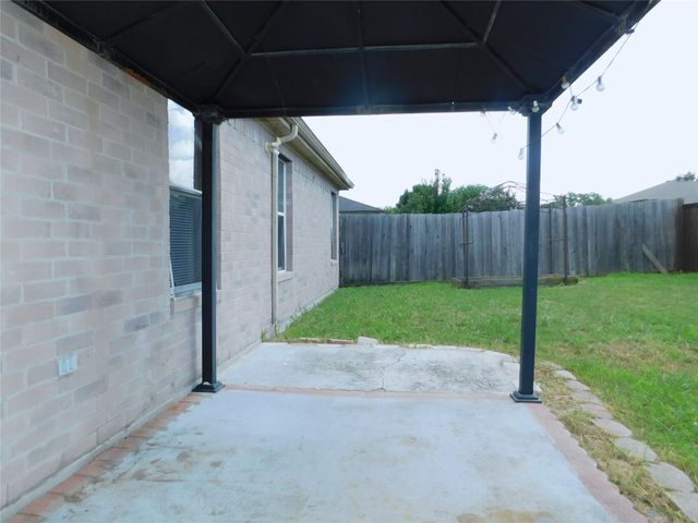 1648 Crown Point Drive, Little Elm, TX 75036