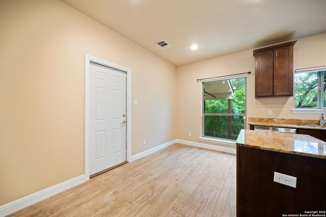 635 BLUFFSIDE DR, New Braunfels, TX 78130