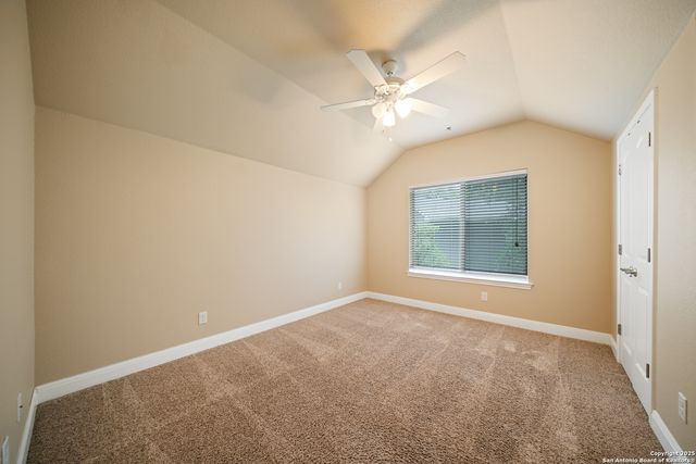 635 BLUFFSIDE DR, New Braunfels, TX 78130