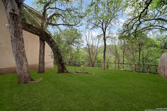 635 BLUFFSIDE DR, New Braunfels, TX 78130