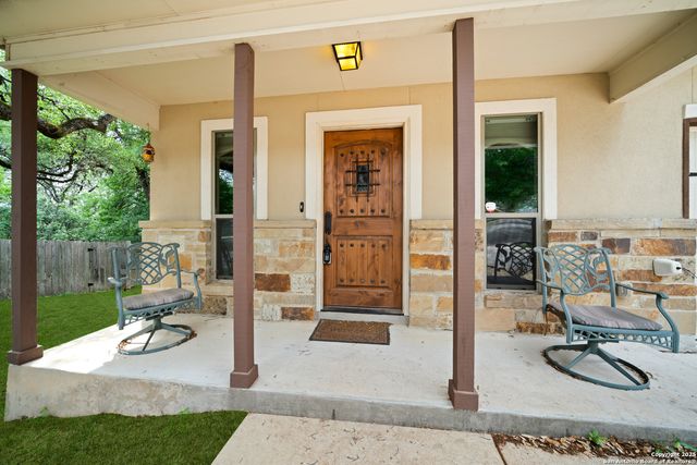635 BLUFFSIDE DR, New Braunfels, TX 78130