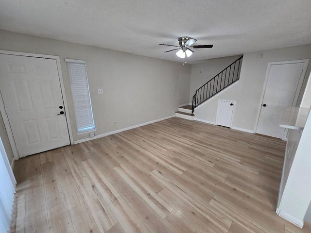 5640 Birchmont Drive C, Houston, TX 77091